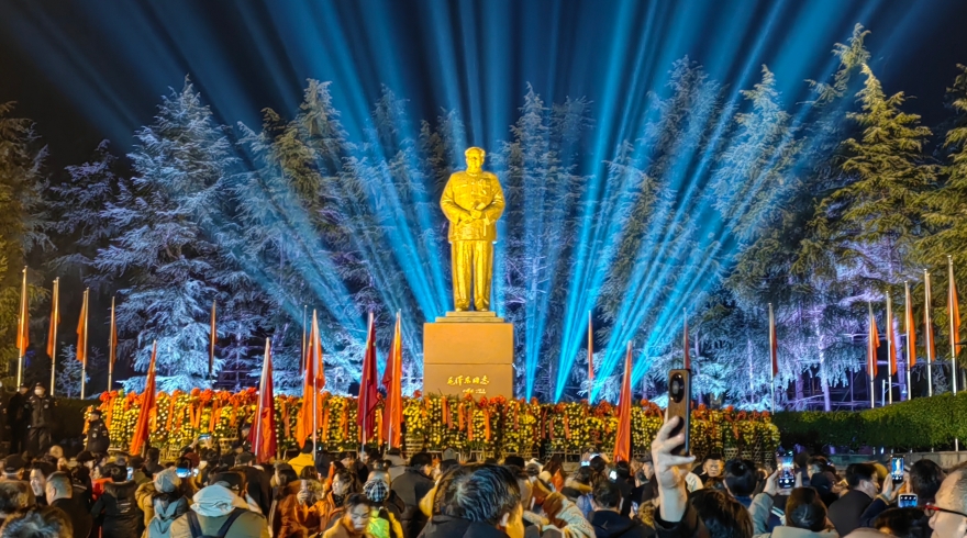 纪念伟人毛泽东诞辰131周年——奥吉娜集团韶山冲祭拜